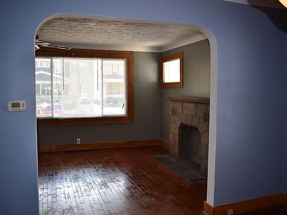 4th image of 4012 Henritze Ave