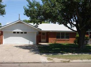 821 Trailing Heart Rd, Roswell, NM 88201