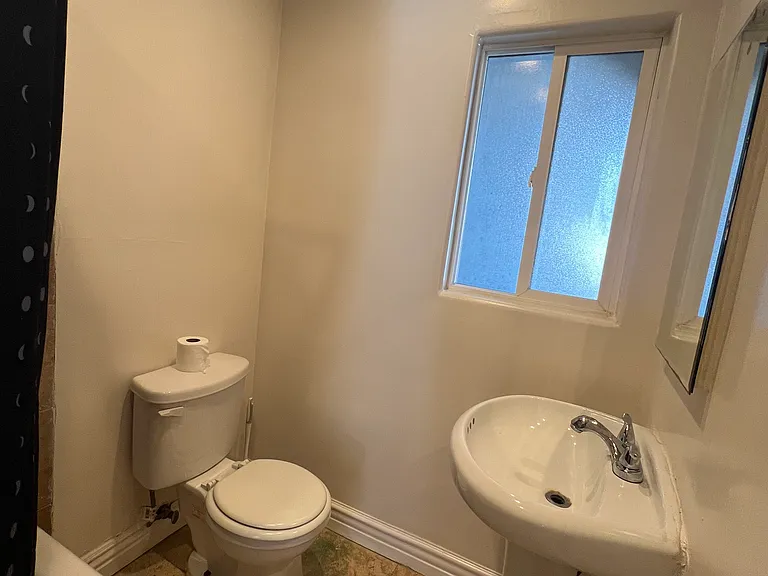 5255 Denny Ave — Photo 11