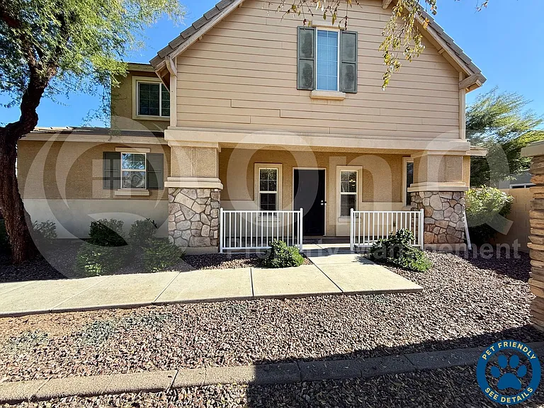 2209 E Pecan Rd — Photo 1