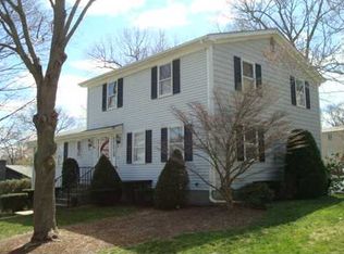 26 Wampum Dr, Warwick, RI 02886