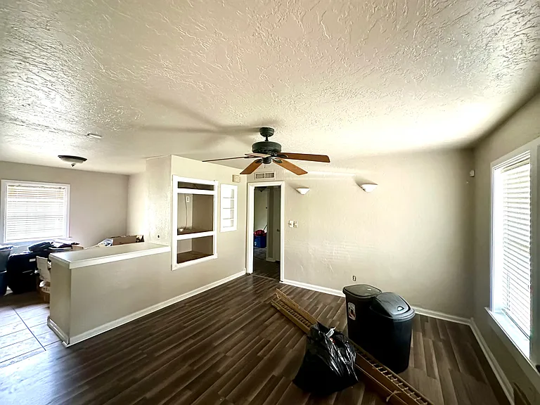 1405 Carlisle Ct — Photo 16