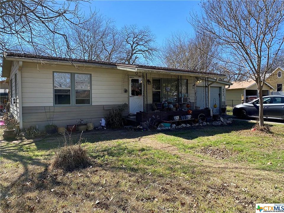 1st image of 692 Simon Ave