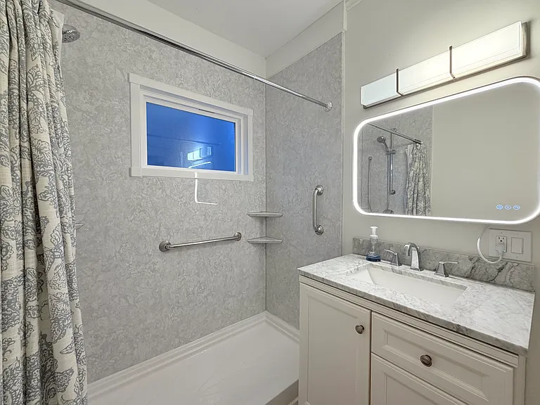 1251 Cranford Ave — Photo 11