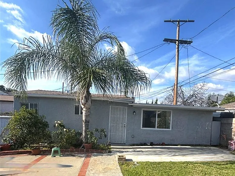 8854 Dorrington Ave — Photo 2