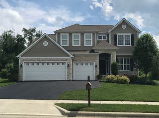 221 Fox Glen Dr E, Pickerington, OH 43147