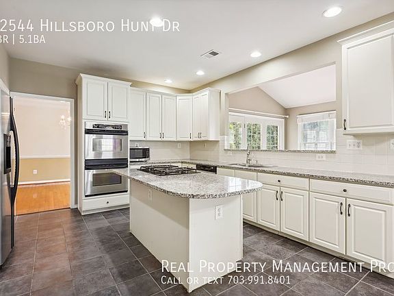 4th image of 22544 Hillsboro Hunt Dr