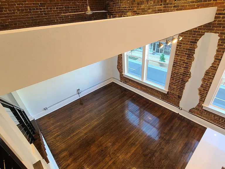 127 W Main St — Photo 13