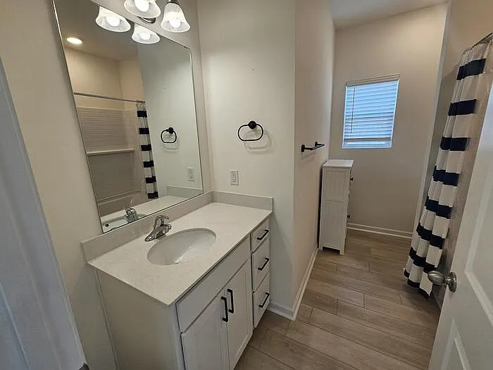 405 Griffon Dr — Photo 10