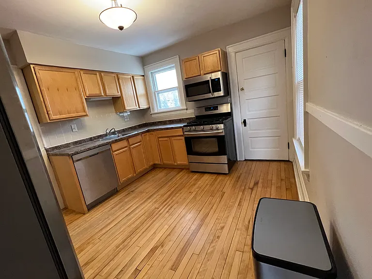 1346 Morrison St #2 — Photo 2