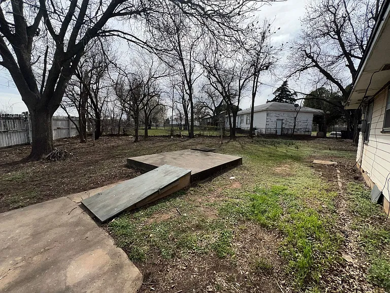 1120 NW Carroll Dr — Photo 10