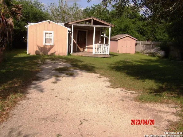 174 Veltri, Beeville, TX 78102