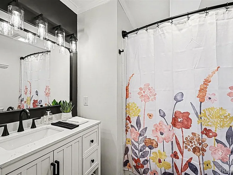 710 Hartland Dr — Photo 22