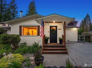 922 Ballarat Ave NE, North Bend, WA 98045