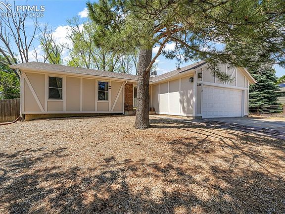 2nd image of 223 Saddlemountain Rd