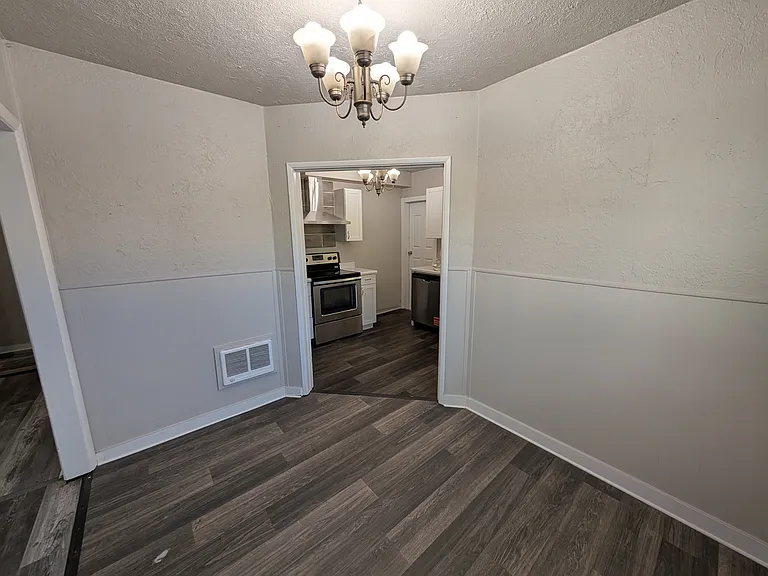 1930 Lana Ave NE — Photo 5