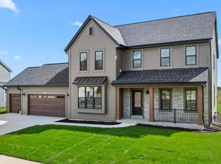 1733 Hammock LANE, Oconomowoc, WI 53066