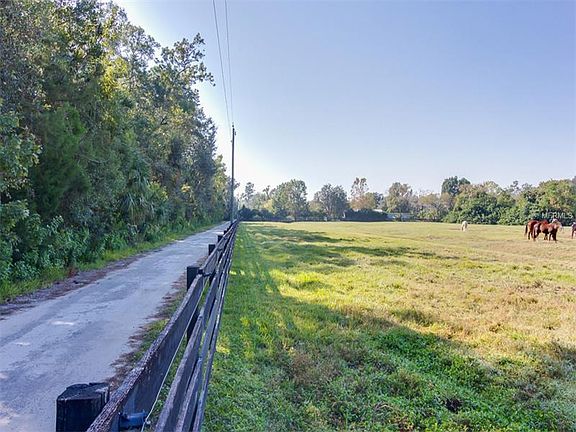 4th image of 485 Old Western Trl