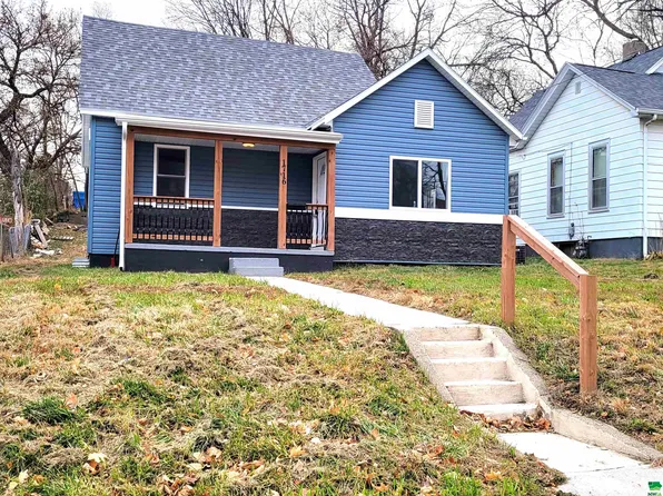 1716 W 3rd St, Sioux City, IA 51103