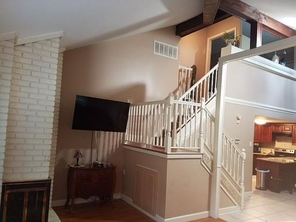 Living Room w fire place