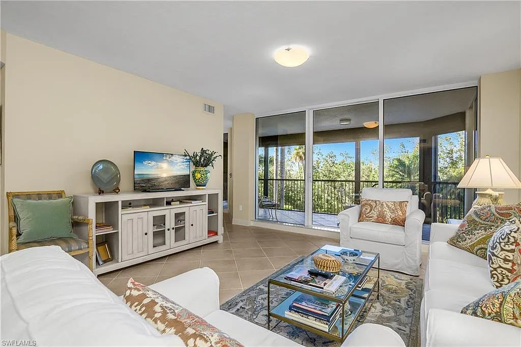 2 bed, 2.0 bath, 1601 sqft, $7,500 — Photo 4