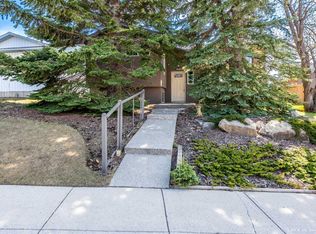 16 N Rundleson Way NE, Calgary, AB T1Y 3N6