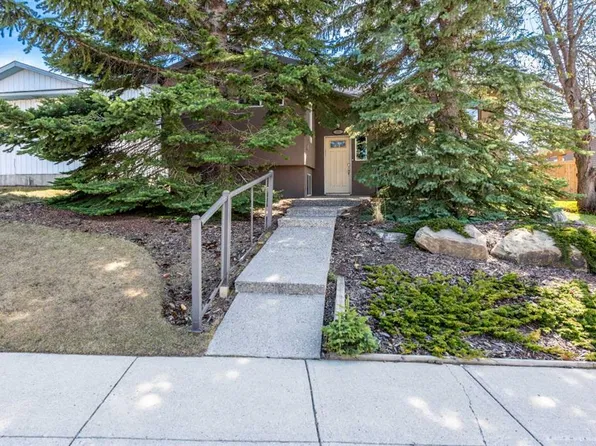 16 N Rundleson Way NE, Calgary, AB T1Y 3N6