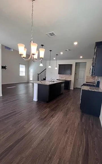 2405 Larimar Dr — Photo 5