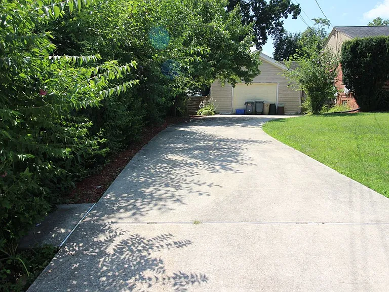 11703 Caplinger Rd #3 — Photo 21