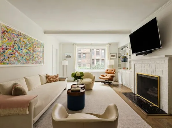 215 East 73rd Street image 1 of 11