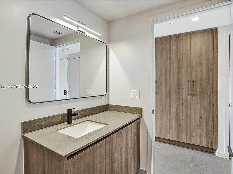 121 NE 5th St #801B — Photo 5