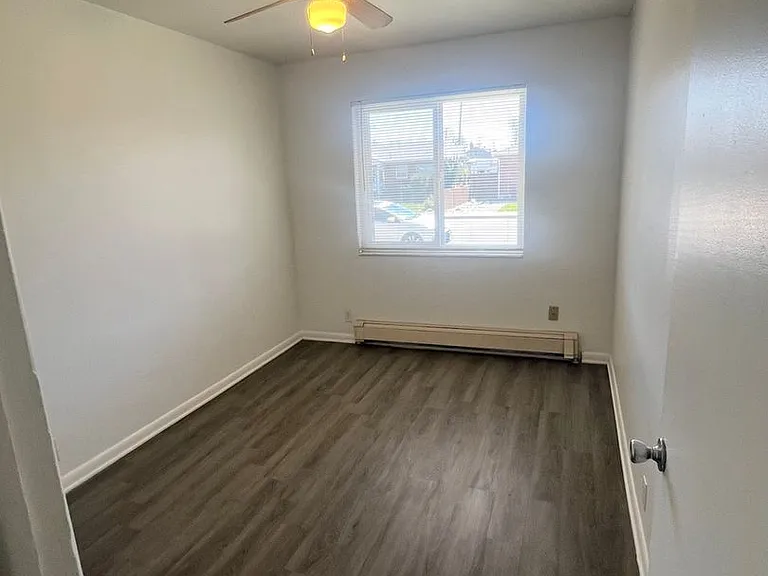291 E Welby Ave — Photo 10