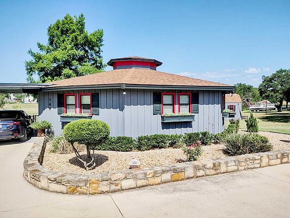 3rd image of 149 Bay Roc Ln