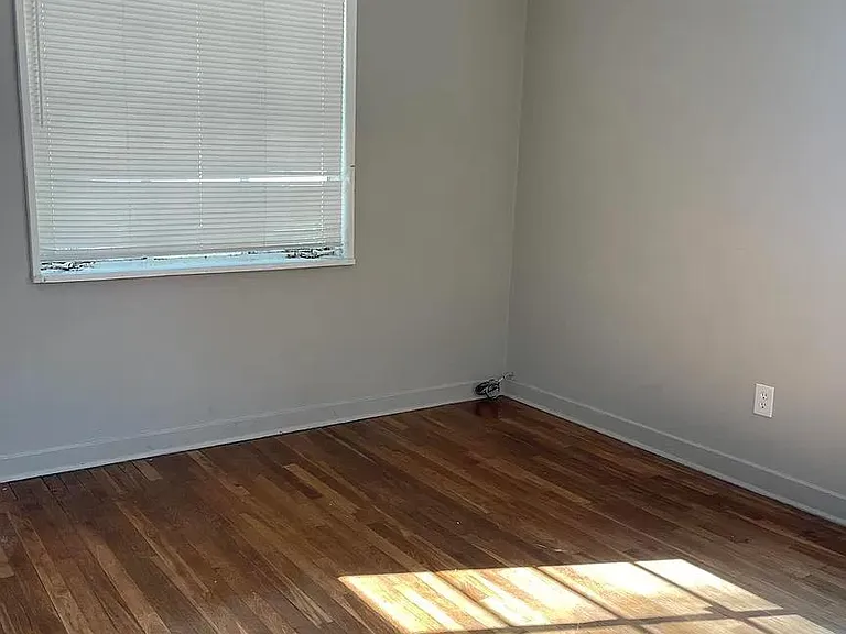 105 Lakeview Dr — Photo 10