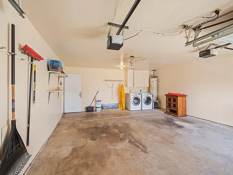 4330 Willow Beach Dr — Photo 17