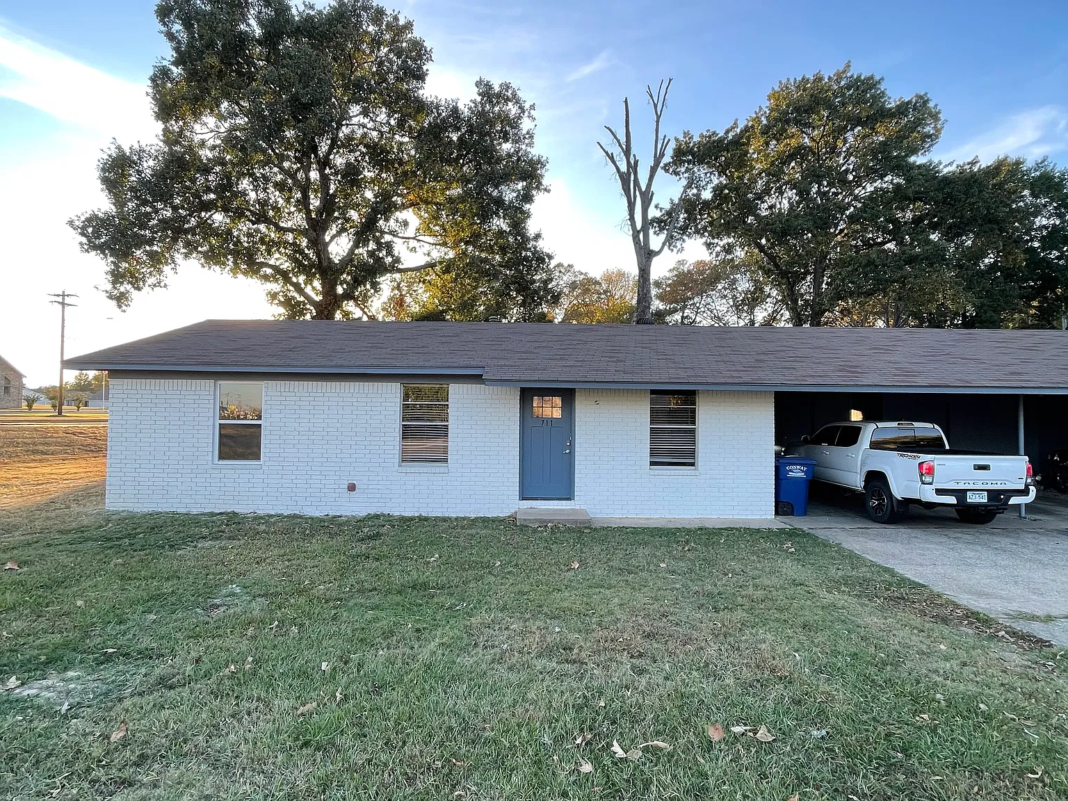 3 bed, 1.5 bath, 1180 sqft, $1,550 — Photo 2
