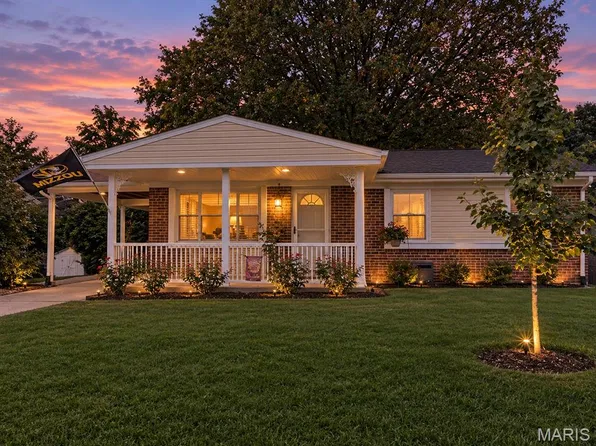 2809 Penbrooke Ln, Saint Charles, MO 63301