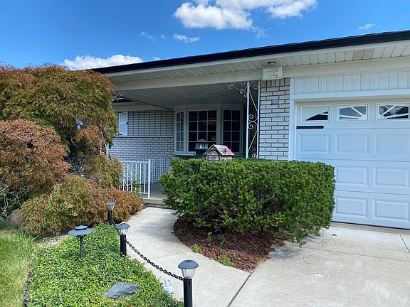 2nd image of 30640 McGrath Dr