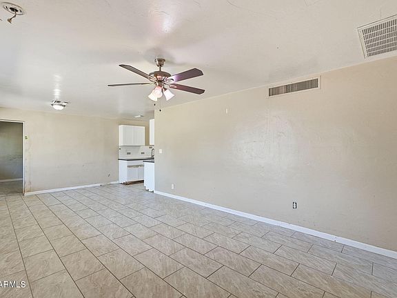 5th image of 3331 N 18TH Avenue