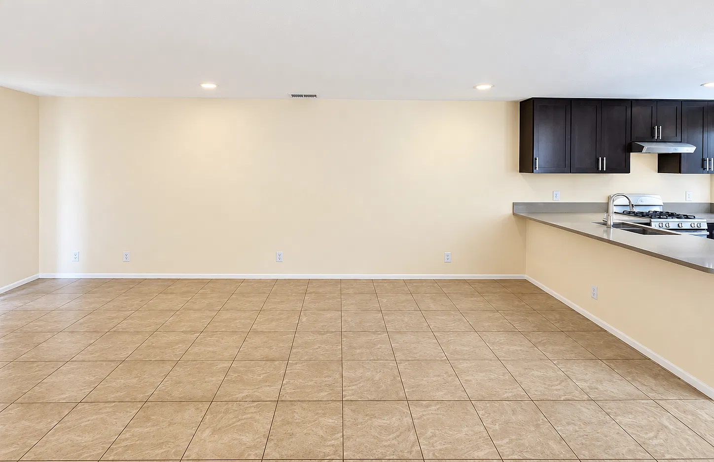 3 bed, 2.5 bath, 1400 sqft, $3,595 — Photo 4