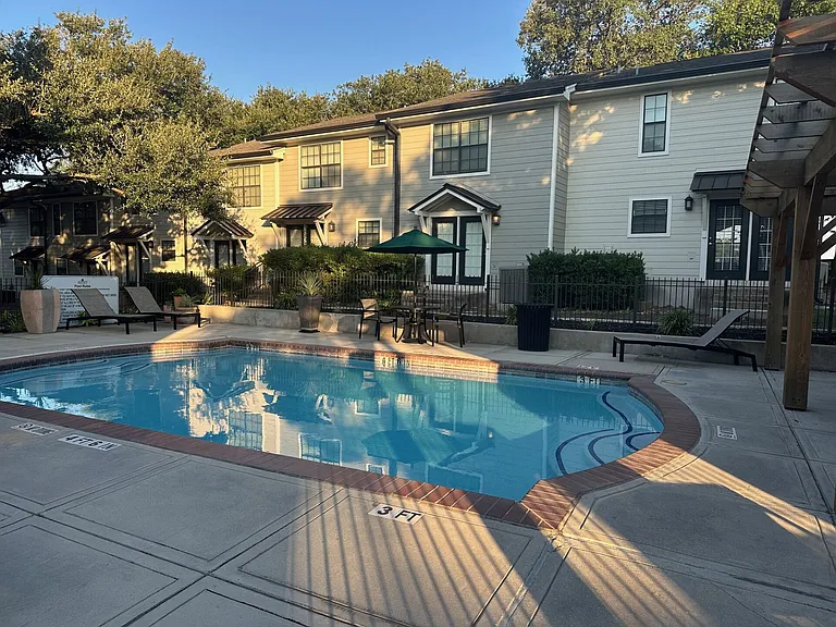 Highcrest — Photo 10