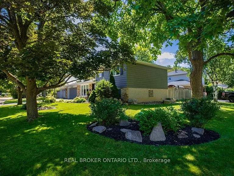 2 Core Cres — Photo 3
