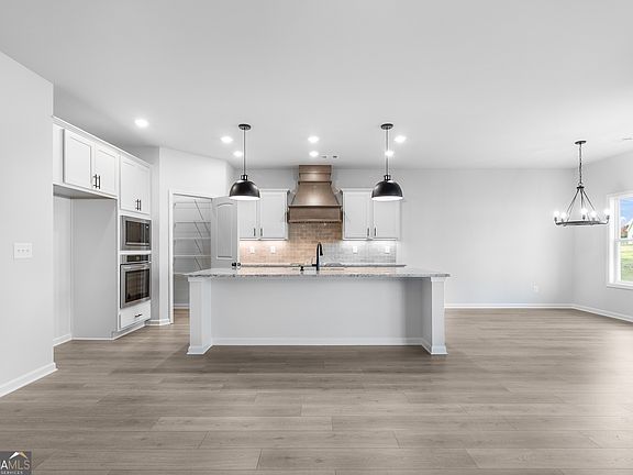 7th image of this home