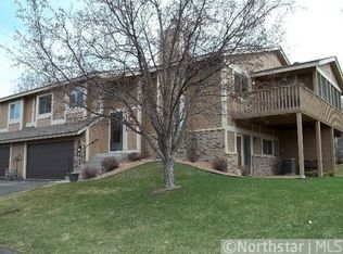 6910 Sherwood Rd, Woodbury, MN 55125