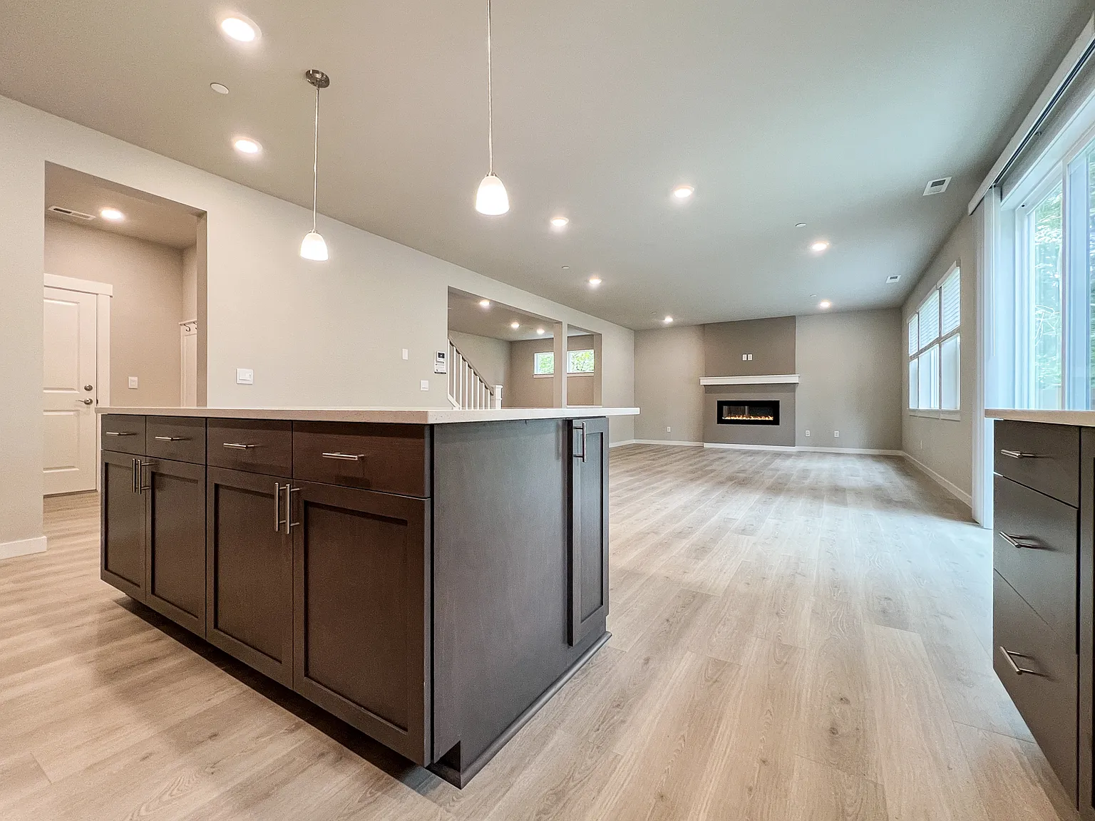 4 bed, 3259 sqft, $4,900 — Photo 4