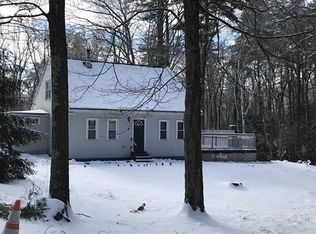 8 Gardner Rd, Windham, NH 03087