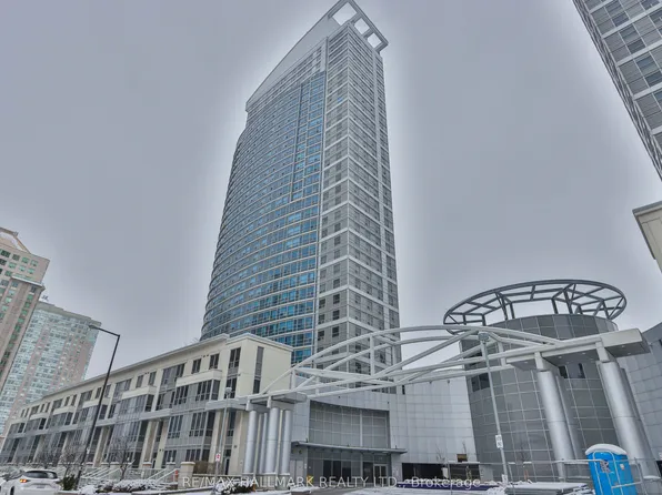 36 Lee Centre Dr, Toronto, ON