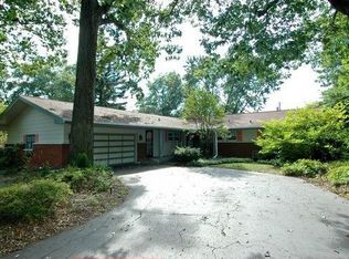 399 Meadowrue Ln, Batavia, IL