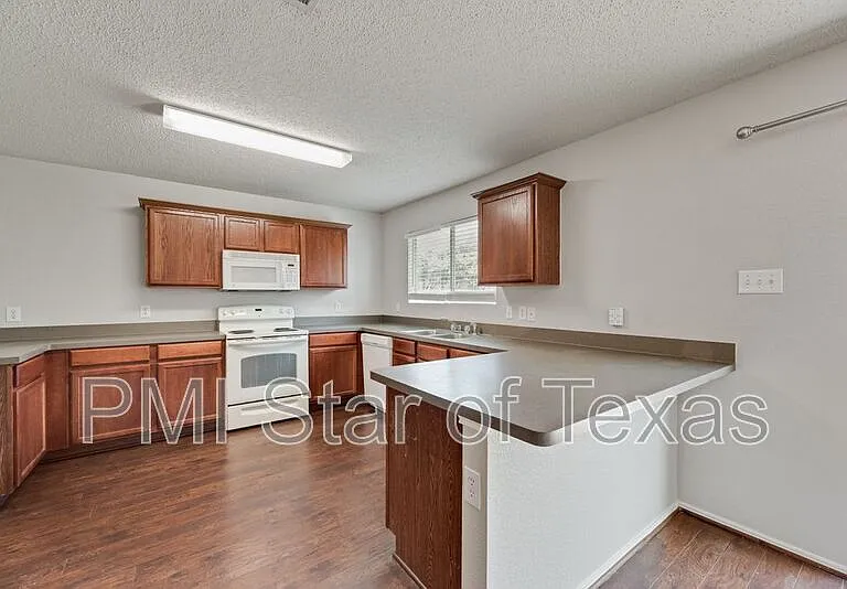 2061 Bliss Rd — Photo 13