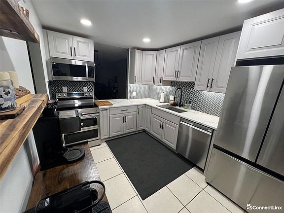 2nd image of 417 Lakeview Dr